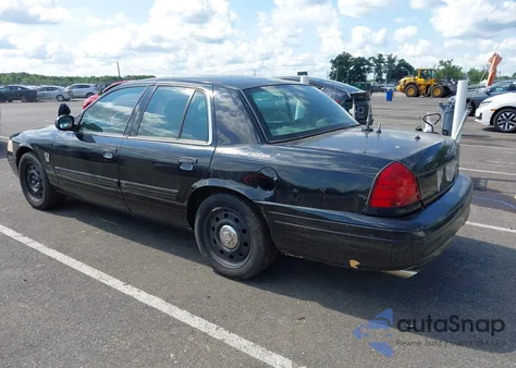2011 Ford Crown Victoria Police Interceptor z USA, uszkodzony, nr VIN 2FABP7BV9BX141326
